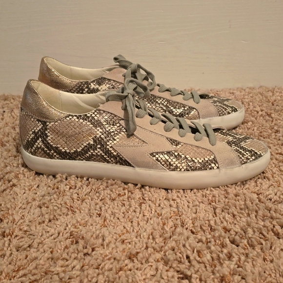 Sam Edelman Gray and Cream Snake/animal Print Sneakers Size 9.5. (Bin 11) - Picture 2 of 9